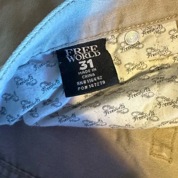 Free World Men’s Pants (Size 31 - Used - Good Condition) 🤙🏼 - Picture 5 of 6